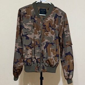 Love Tree Camouflage Zip-Up Jacket Size Girls Large